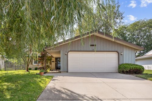 124 Patricia Drive, Schaumburg, IL, 60193 | Card Image