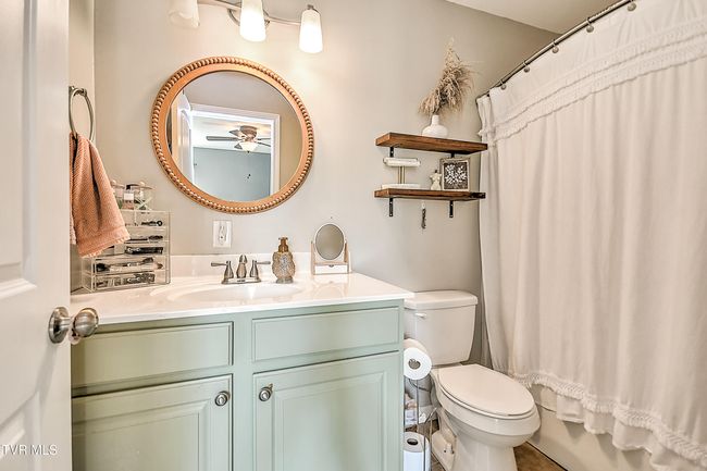 517 W Glade St, House other with 3 bedrooms, 3 bathrooms and null parking in Glade Spring VA | Image 24