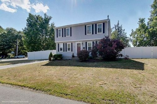 19 Child Ln, Warwick, RI, 02886-3400 | Card Image