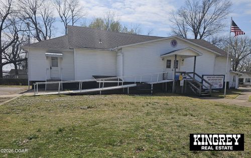 137 W 14th St, Baxter Springs, KS, 66713-2706 | Card Image