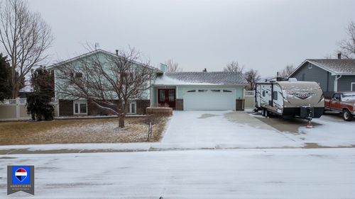 815 W Fir St, Glenrock, WY, 82637-5138 | Card Image
