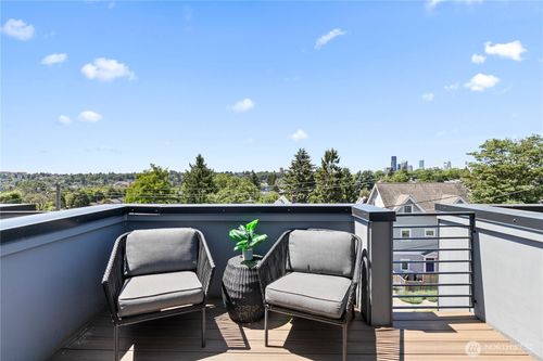 1310 Yakima Ave S, Seattle, WA, 98144-3833 | Card Image