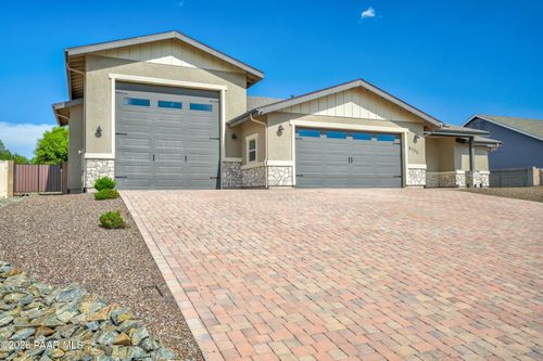 8705 N Roughrider Rd, Prescott Valley, AZ, 86315-9610 | Card Image