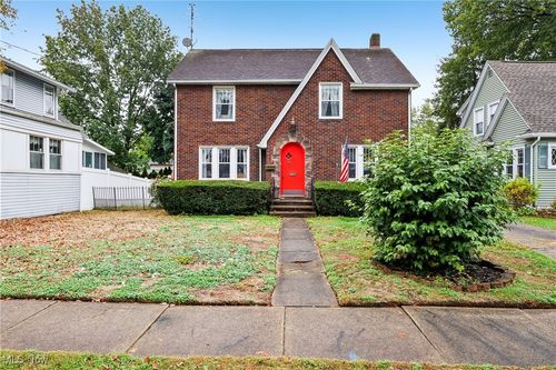 414 E Baird Ave, Barberton, OH, 44203-3304 | Card Image