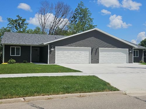 1407 13th Ave, Belle Plaine, IA, 52208-1331 | Card Image