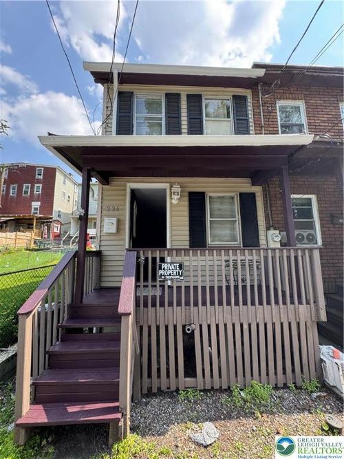 226 E Snyder Ave, Lansford, PA, 18232-1512 | Card Image