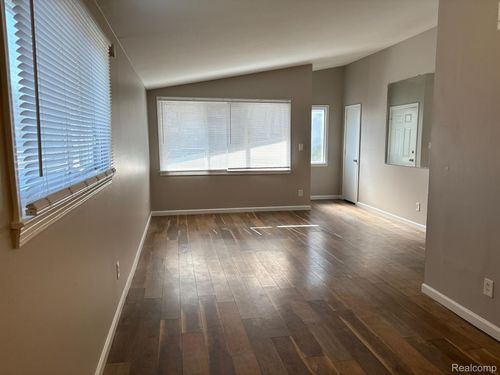 1333 E George Ave, Hazel Park, MI, 48030-2645 | Card Image