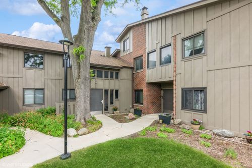 17-g-2S601 Enrico Fermi Ct, Warrenville, IL, 60555-2056 | Card Image