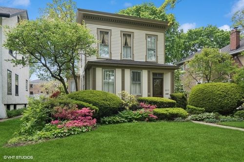 2210 Hartzell St, Evanston, IL, 60201-1424 | Card Image