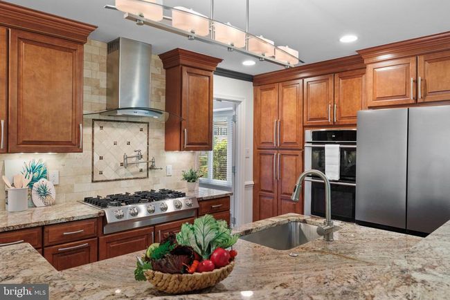 8924 Cross Chase Cir, House other with 4 bedrooms, 5 bathrooms and null parking in LORTON VA | Image 31