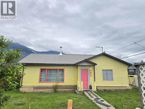 980 4th Ave, McBride, BC, V0J2E0 | Card Image