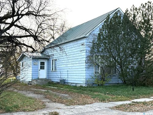 216 Main Street, Mendham, SK, S0N1P0 | Card Image