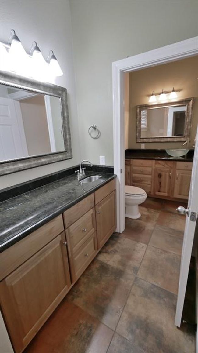 1/2 Bath #2 | Image 33