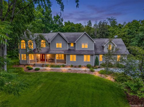 7 Greenfield Dr, Warwick, NY, 10990-3049 | Card Image