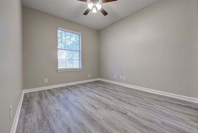 Spare room with wood finished floors and ceiling fan | Image 20