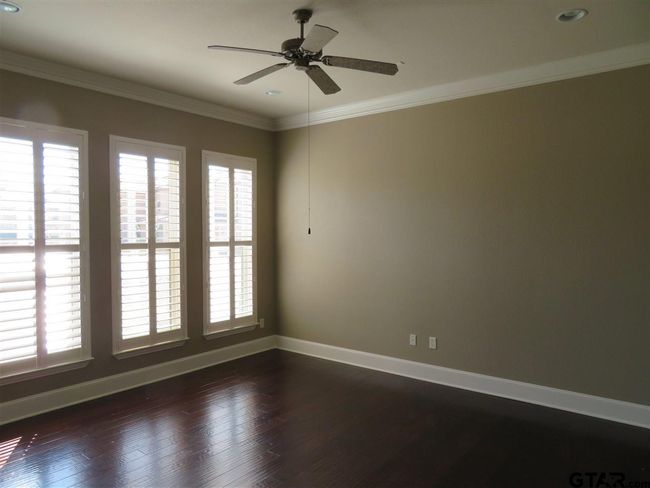 954 La Vista Dr, Townhouse with 3 bedrooms, 3 bathrooms and null parking in Tyler TX | Image 4