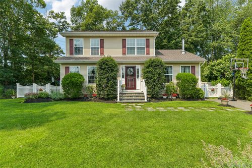 330 Harrison Ave, Miller Place, NY, 11764-3501 | Card Image