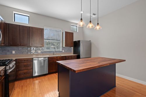 302-6000 S Congress Ave, Austin, TX, 78745-4292 | Card Image