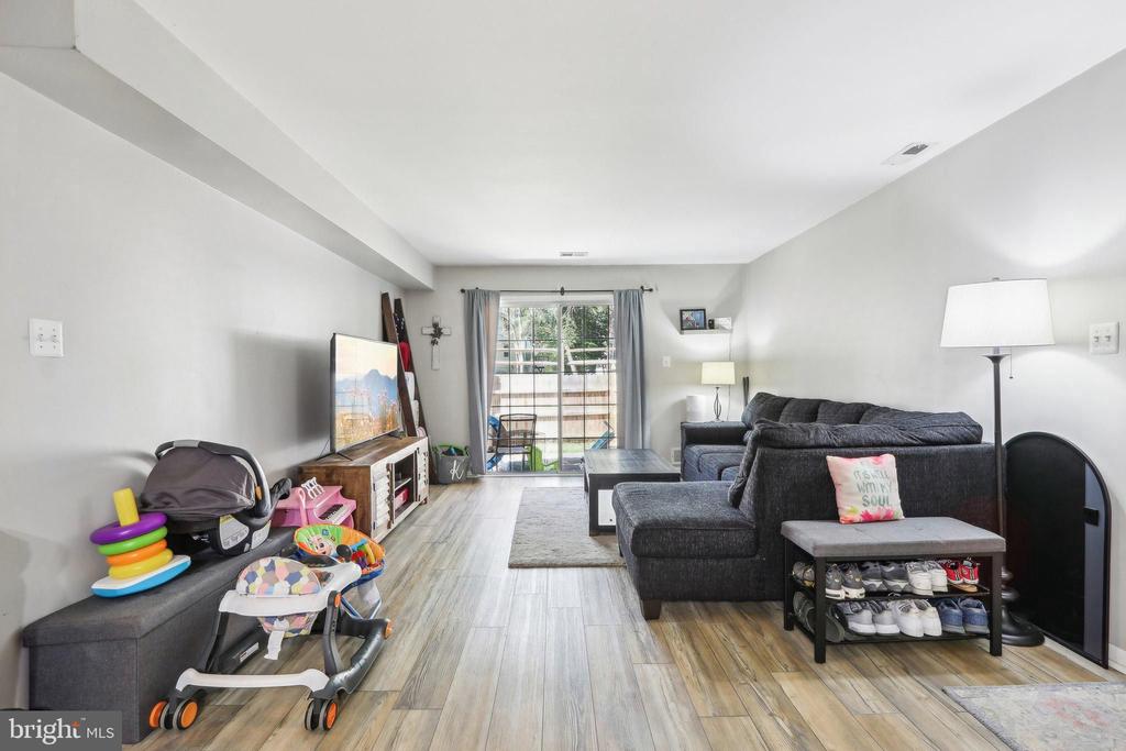 Tristram Cir, Mantua, NJ 08051