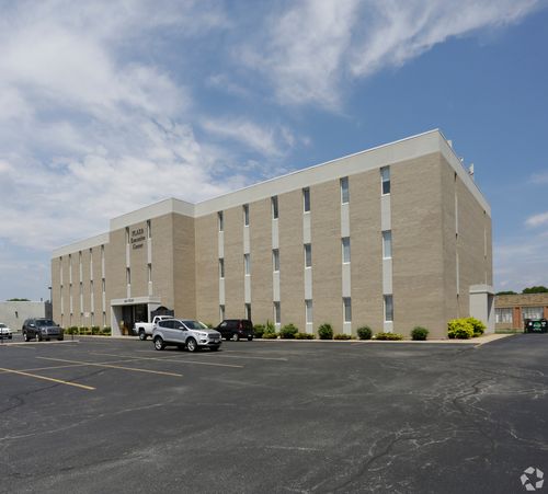 255-2111 Plum St, Aurora, IL, 60506-3268 | Card Image
