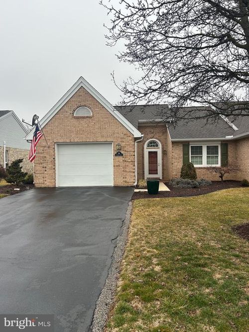64 Sanibel Ln, CHAMBERSBURG, PA, 17201-4823 | Card Image