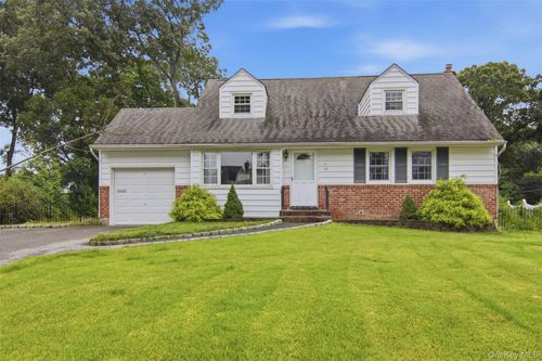 15 Apple Ln, Commack, NY, 11725-3603 | Card Image