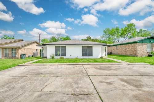 b-3911 Olive St, Bryan, TX, 77801-3510 | Card Image