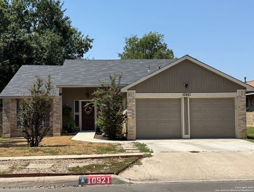 10921 Forest Farm, Live Oak, TX, 78233-4335 | Card Image