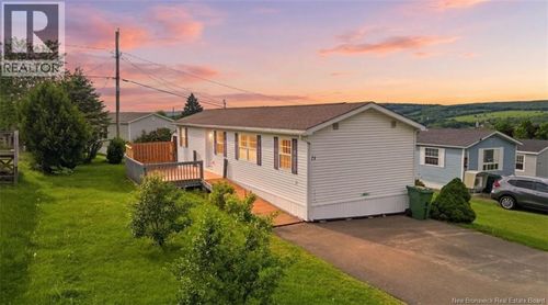 21 Macintosh St, Fredericton, NB, E3C1L8 | Card Image