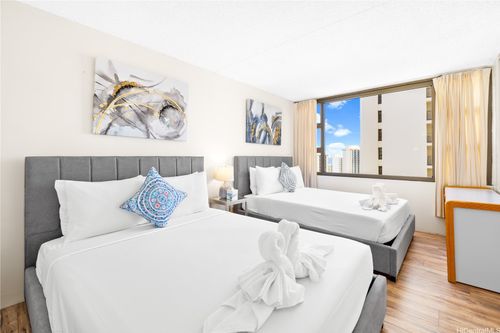 2204-t2-201 Ohua Ave, Honolulu, HI, 96815-3653 | Card Image