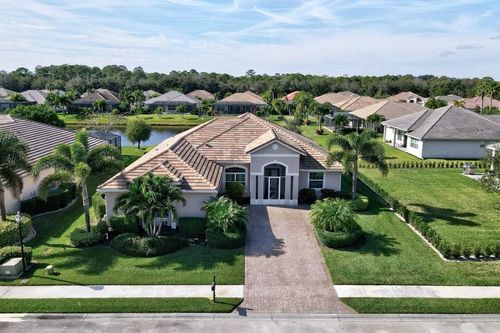 8255 Heather Ct, Vero Beach, FL, 32967-2942 | Card Image