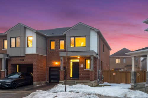 1536 Moira Cres, Milton, ON, L9E1Y1 | Card Image