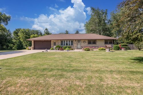 N58W21816 Maclynn Dr, Menomonee Falls, WI, 53051-5300 | Card Image