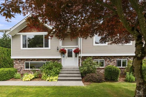 5688 244 St, Langley, BC, V2Z1G6 | Card Image