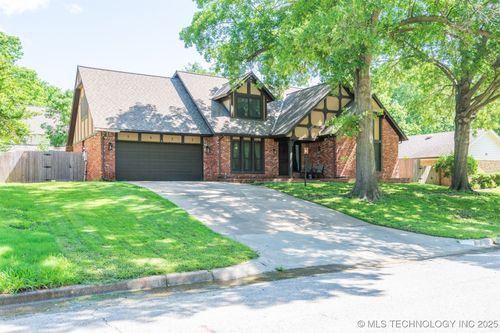 5833 E 78th Pl, Tulsa, OK, 74136-8439 | Card Image