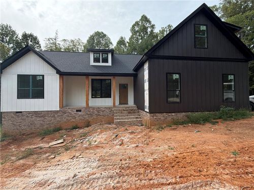 761 Brown Rd, King, NC, 27021-7403 | Card Image