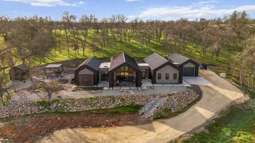 8202 Maynard Rd, Palo Cedro, CA, 96073-9609 | Card Image