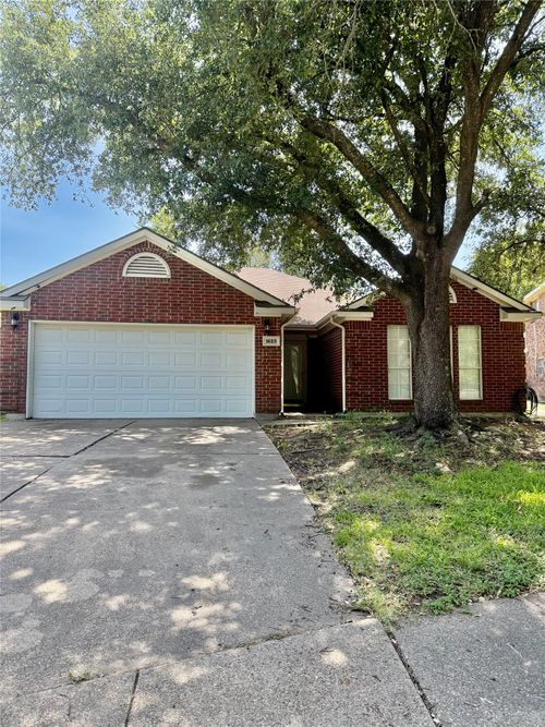 1623 Allen Dr, Cedar Hill, TX, 75104-1305 | Card Image