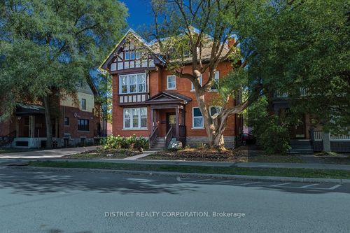 {{alt}} | Card Image