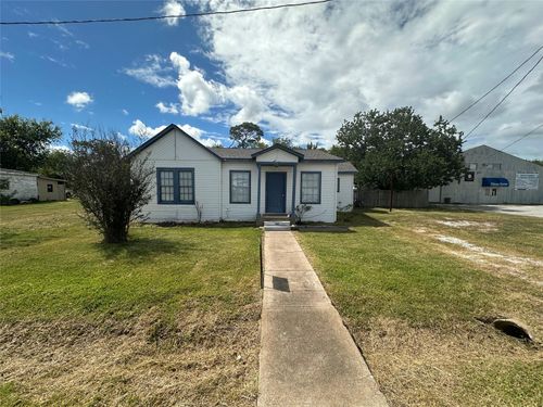 10715 Hillman Dr, Dickinson, TX, 77539-3059 | Card Image