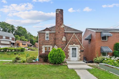 105 Kaplan Ave, Brentwood, PA, 15227-2415 | Card Image