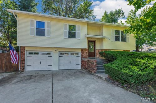 4540 Shoshone Trl, Saint Charles, MO, 63304-7366 | Card Image