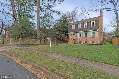 6831 Fairway St, MCLEAN, VA, 22101-2917 | Card Image