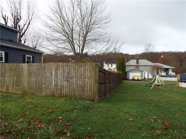 202 2 Nd Ave, House other with 4 bedrooms, 2 bathrooms and 2 parking in Elco PA | Image 4