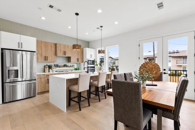 105 - 604 N Ewing Ave, Townhouse with 3 bedrooms, 4 bathrooms and null parking in Dallas TX | Image 9