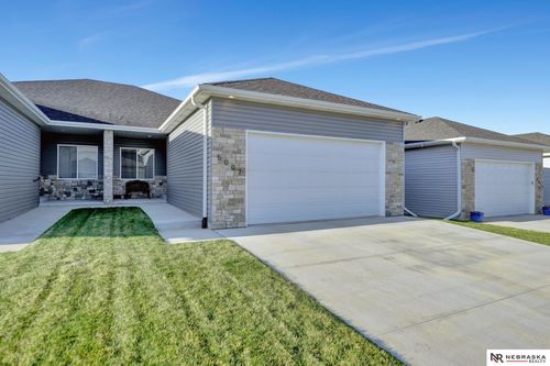 5007 W Hillsboro Dr, Lincoln, NE, 68528-1119 | Card Image