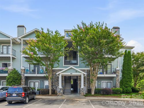 301-200 Vista Lake Dr, Candler, NC, 28715-5110 | Card Image