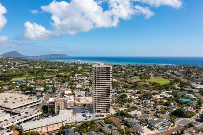 Perfectly situated location in the heart of Kahala! | Image 24