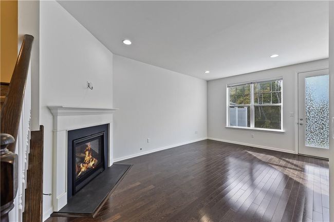 31 Lindentree Ln, Condo with 3 bedrooms, 4 bathrooms and 2 parking in Middletown NY | Image 6
