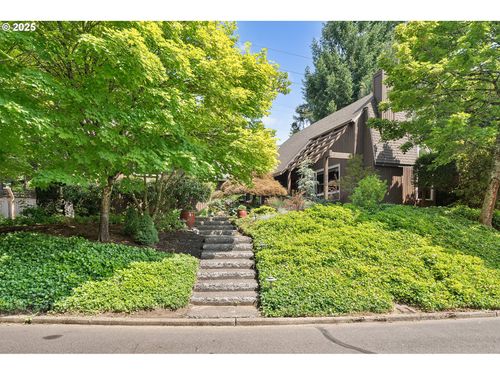 4220 Sw Tunnelwood St, Portland, OR, 97221-3747 | Card Image
